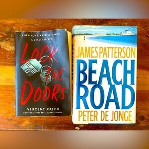 4/$20 🦋 Bundle of Fiction Books - Mystery